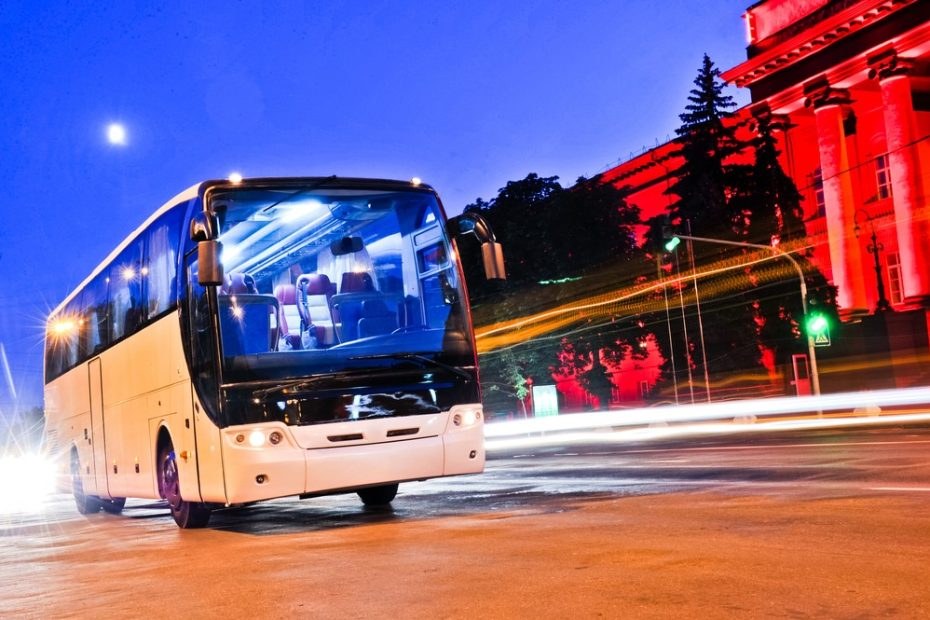 Top benefits of charter bus for group travel